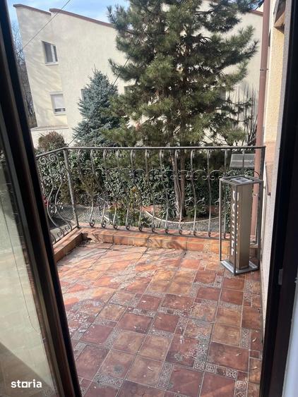 Casă cu 7 camere decomandat cu Teren 120 Mp în Floreasca