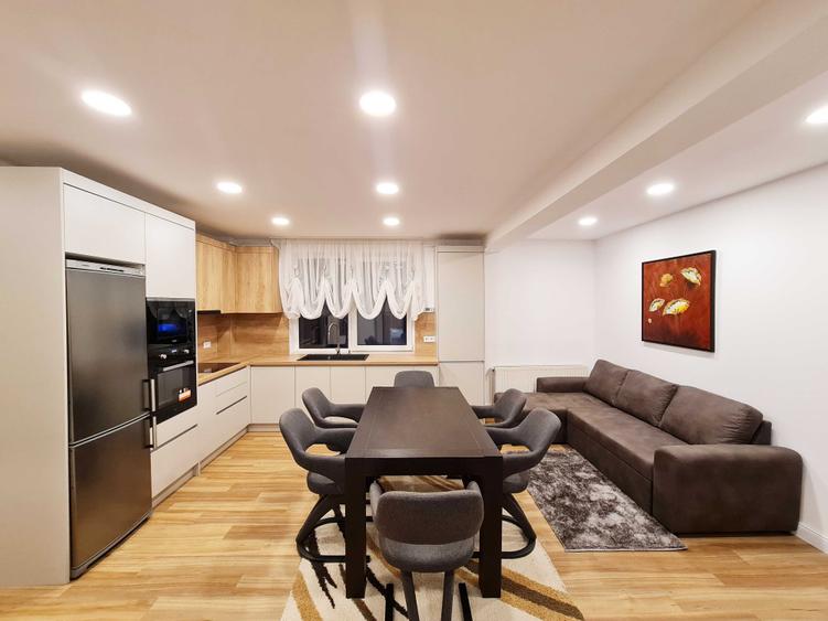 Apartament cu 3 camere decomandat în Zorilor
