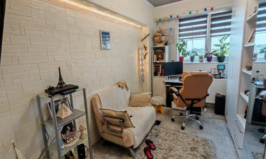 Apartament cu 4 camere decomandat în Mazepa 1