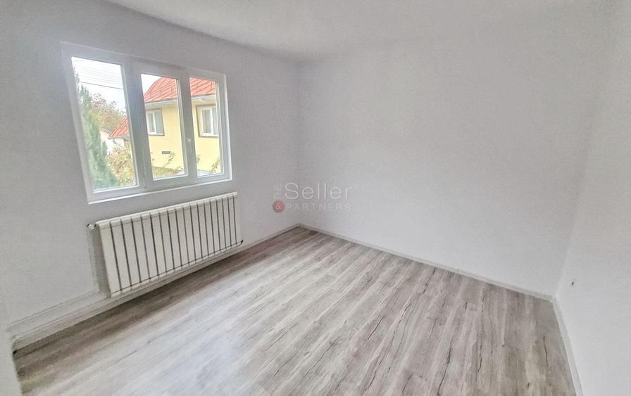 Casă individuală cu 5 camere cu Canalizare în Central