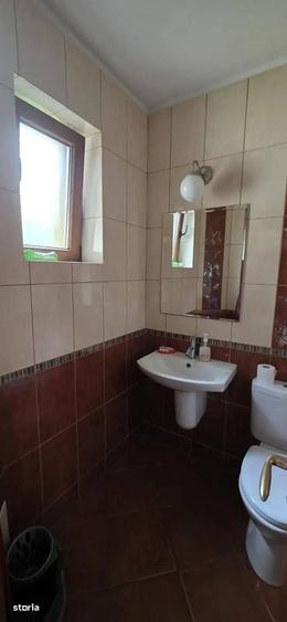 Casă cu 4 camere în Ostratu