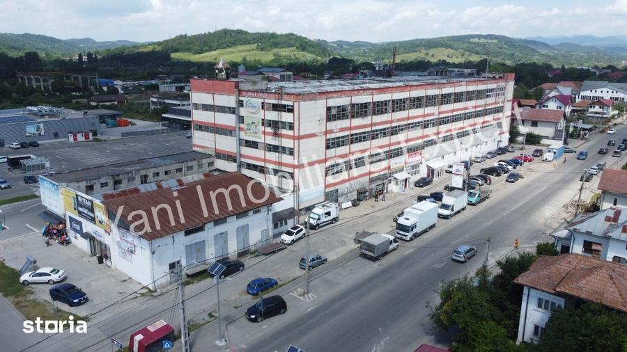 Spațiu comercial, de 9,500 mp, în Curtea de Argeș