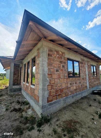 Casă cu 3 camere cu Teren 500 Mp în Central
