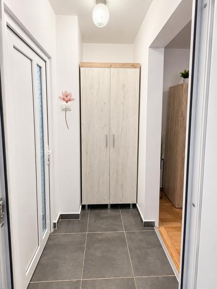 Apartament cu 2 camere semidecomandat în City Park Mall