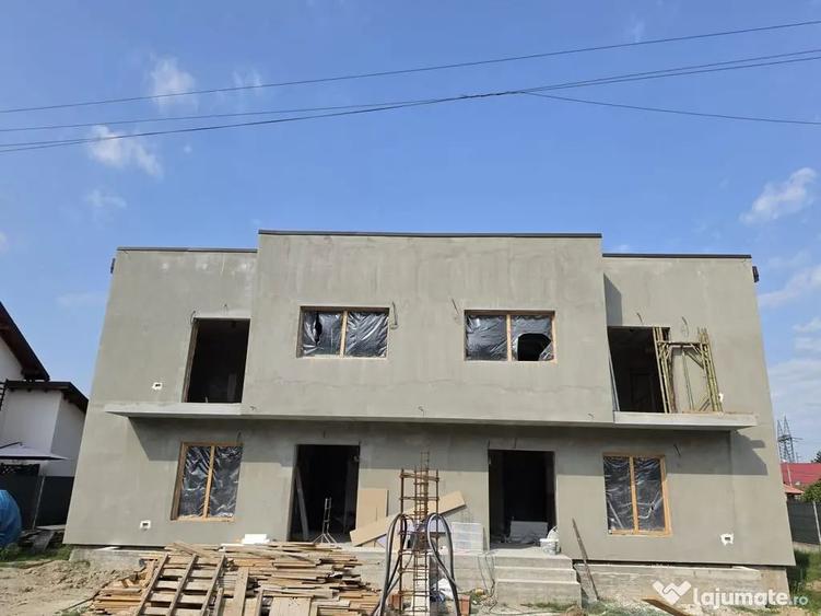 Casă cu 4 camere cu Teren 300 Mp în Găvana