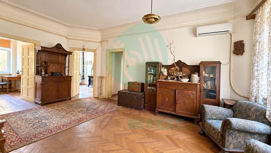 Apartament cu 3 camere semidecomandat în Armeneasca