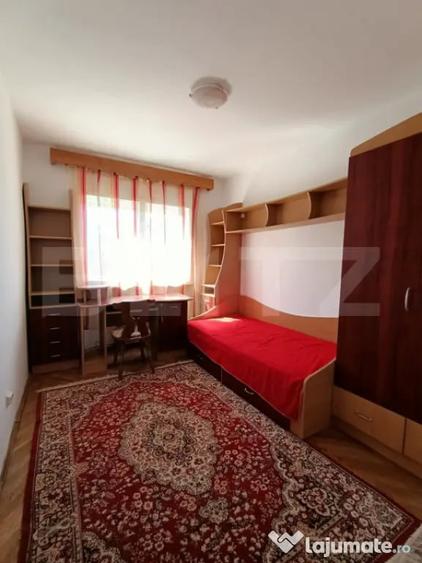 Apartament cu 3 camere semidecomandat în Central