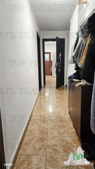 Vila cu 5 camere si 2 bai in zona Giulesti- sector 1, disponibila imed - 1