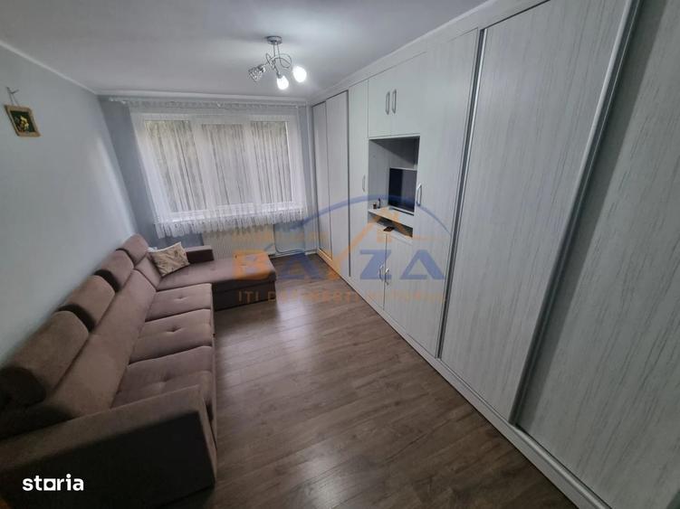 Apartament cu 3 camere decomandat în Săsar