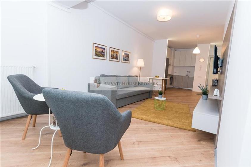 Apartament cu 2 camere semidecomandat, mobilat în Pipera