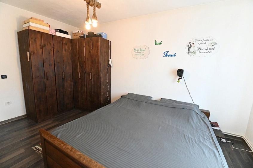 Doua case de vanzare in Carcea | 1.066 mp teren | 0% Comision - 7