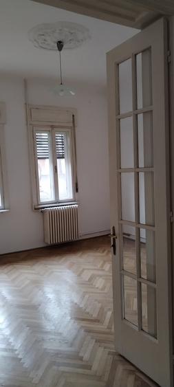 Casă cu 4 camere cu Teren 204 Mp în Floreasca