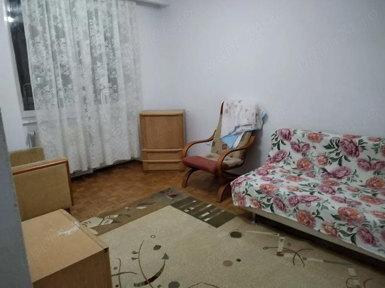 Apartament cu 3 camere decomandat în Hipodrom 1
