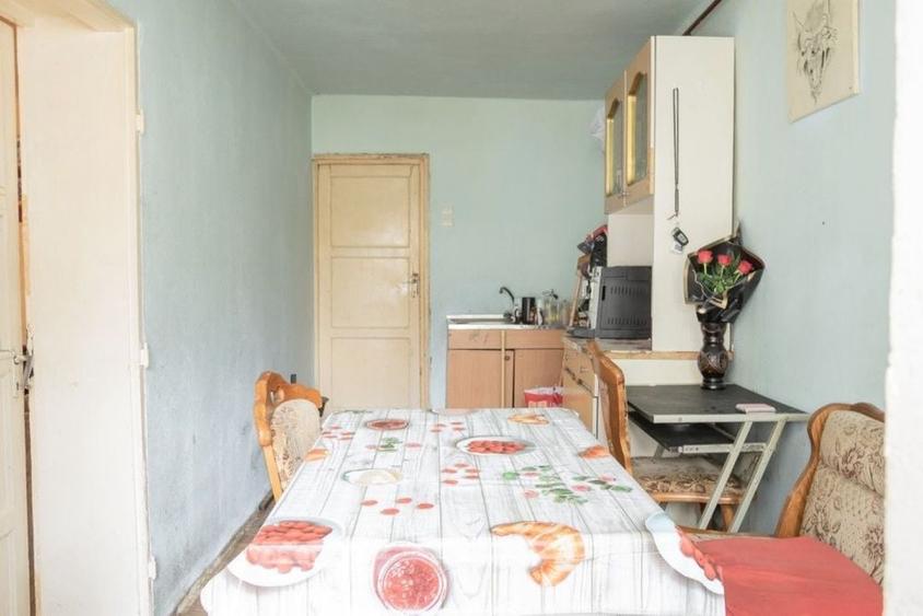 Casă cu 4 camere în Exterior Vest