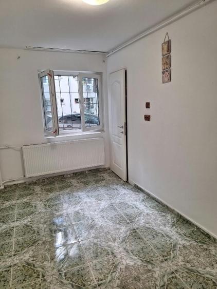 Garsonieră decomandată în Brâncoveanu