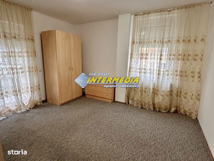 Apartament cu 3 camere, mobilat în Cetate — fotografia 3