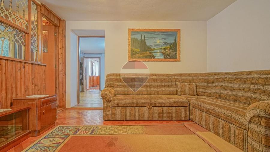 Casă individuală cu 5 camere cu Teren 1555 Mp în Satulung