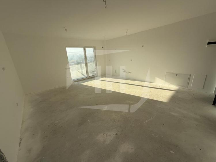 Apartament cu 3 camere semidecomandat în Iris