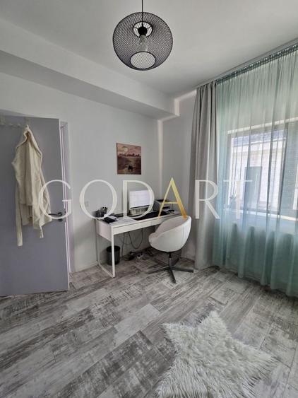 Casă individuală cu 3 camere cu Canalizare în Central