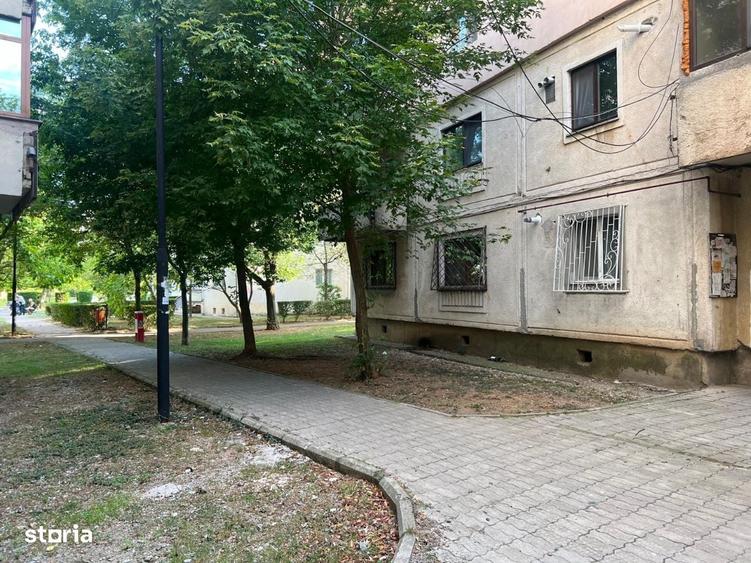 Apartament cu 3 camere decomandat în Micro 3