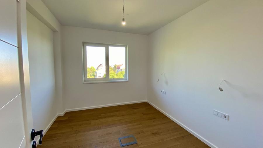 Penthouse cu 4 camere semidecomandat, mobilat în Șelimbăr