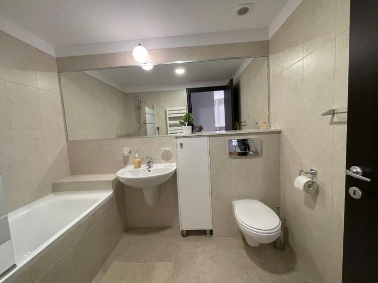 Apartament cu 3 camere decomandat în Herăstrău