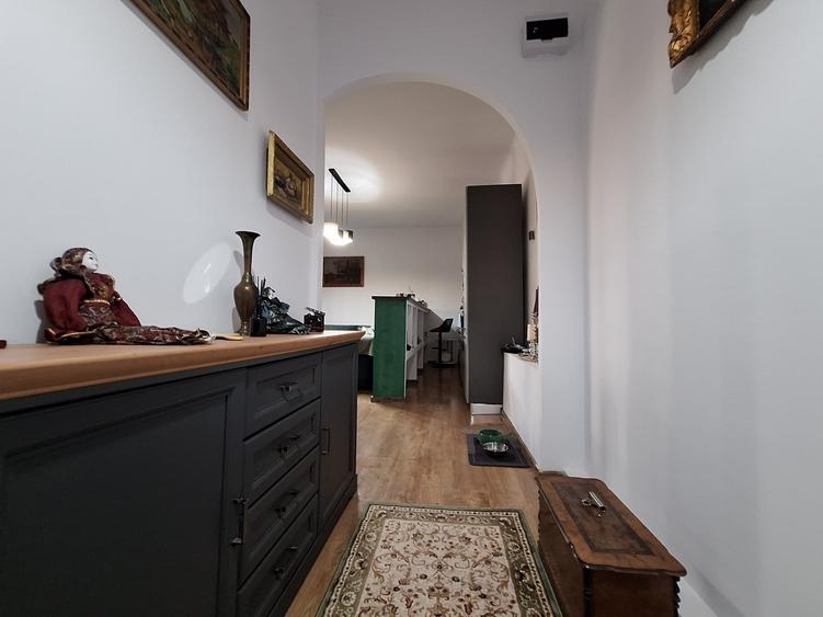 Apartament cu 2 camere decomandat, mobilat în Ultracentral