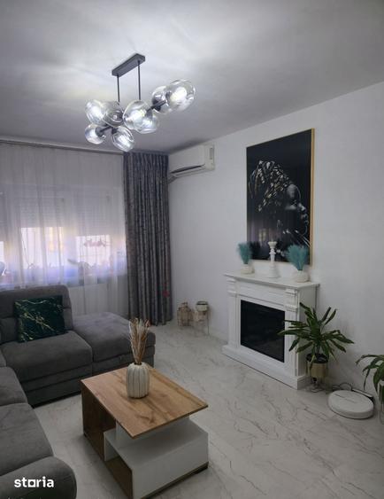 Apartament cu 4 camere în Craiovița Nouă