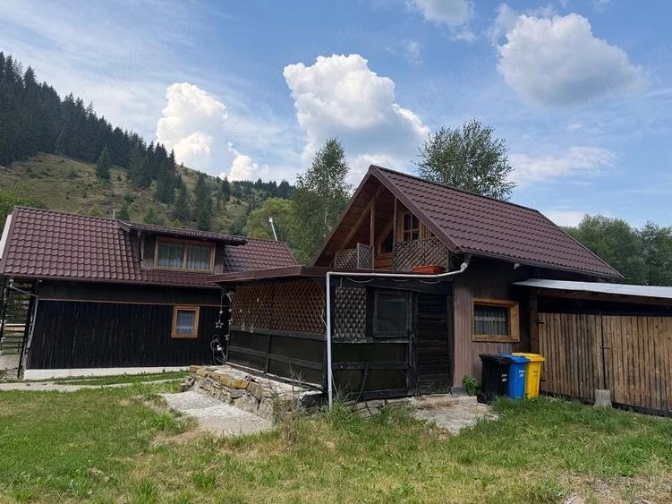 Casă cu 4 camere cu Teren 933 Mp în Frumosu