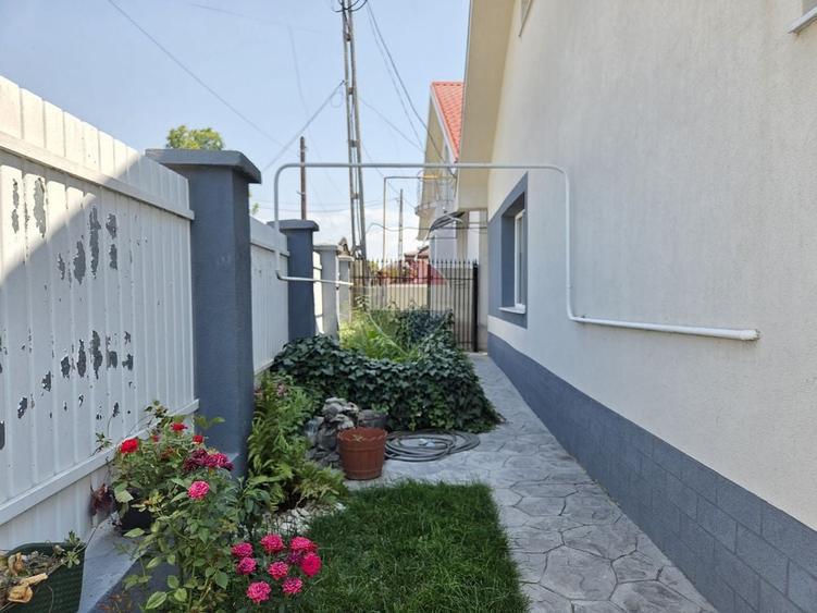 Casă cu 4 camere cu Teren 320 Mp în Central