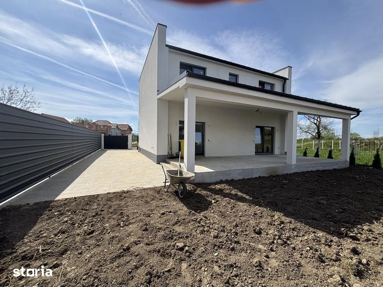Casă cu 4 camere cu Teren 350 Mp în Șelimbăr