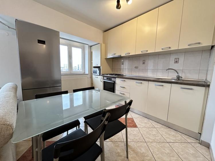 Apartament cu 3 camere decomandat, mobilat în P-ța Alba Iulia