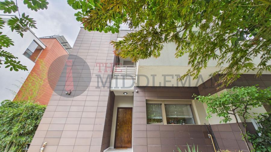 Casă individuală cu 5 camere cu Piscina în Băneasa