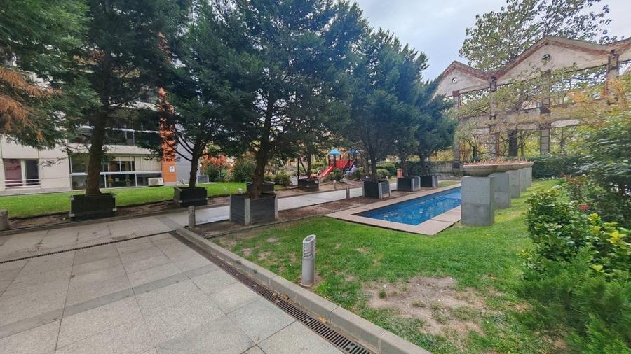 Apartament cu 3 camere semidecomandat, mobilat în Dristor