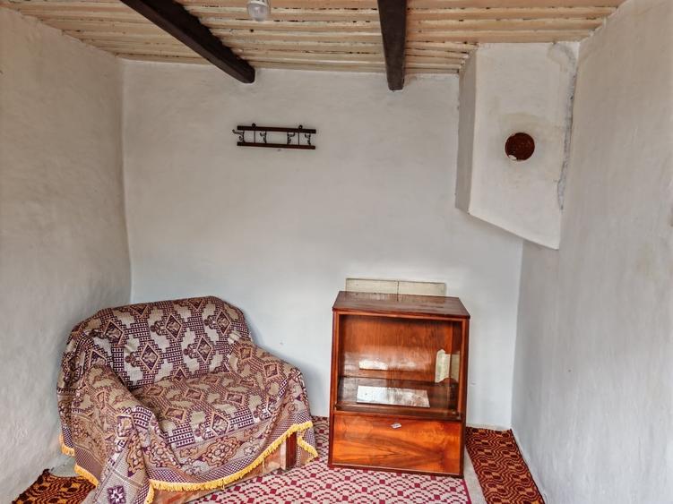 Casă cu 27 camere cu Teren 380 Mp în Central