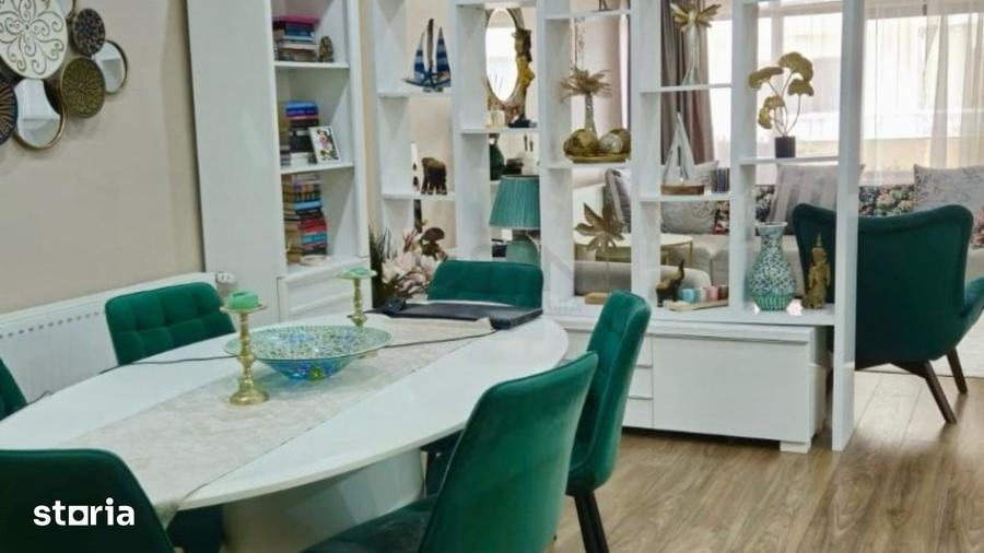Apartament cu 4 camere decomandat în Central