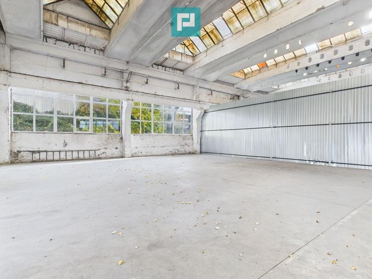 Spațiu industrial, de 218 mp, în Vest