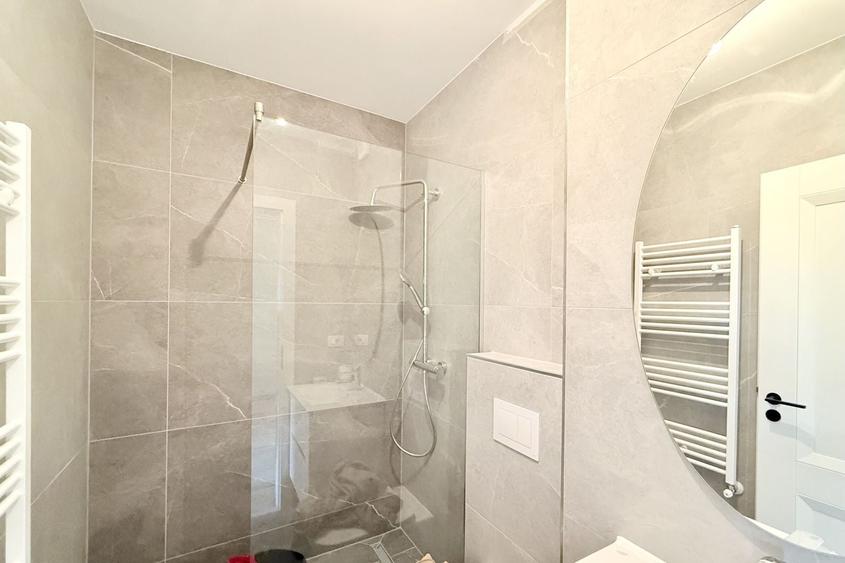 Apartament cu 3 camere decomandat în UTA
