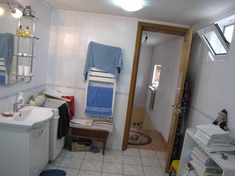 Casă cu 5 camere cu Canalizare în Fundeni