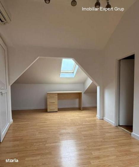Casă cu 5 camere cu Teren 250 Mp în Herăstrău