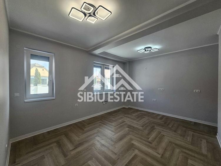 Casă individuală cu 5 camere cu Canalizare în Șelimbăr