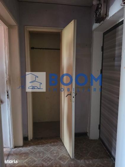 Apartament cu 4 camere decomandat în Traian