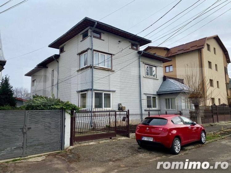 Casă cu 8 camere cu Teren 350 Mp în Rădăuți