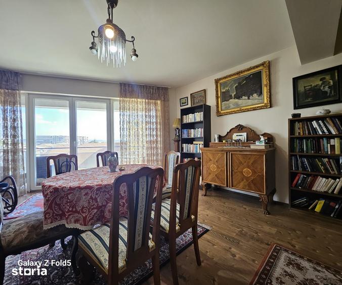 Apartament cu 4 camere semidecomandat în Nufărul