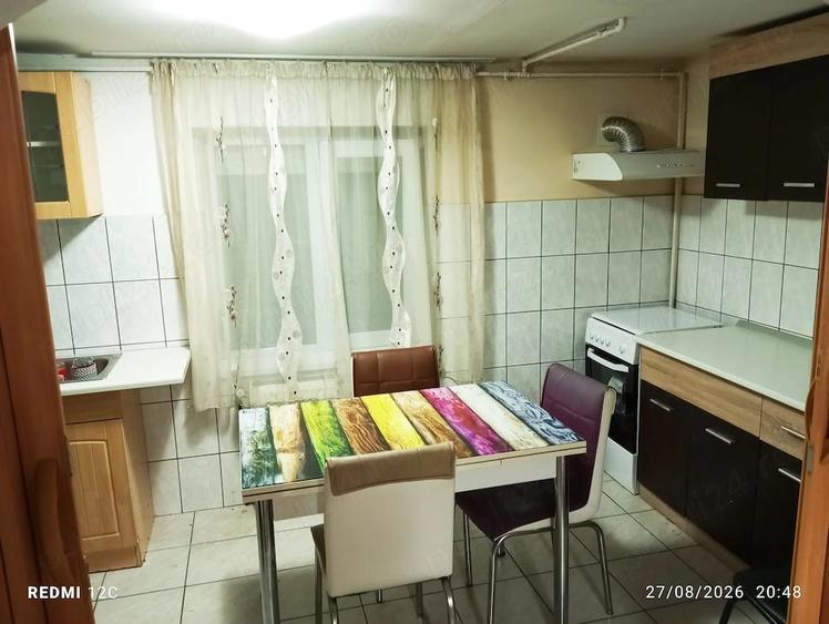 Apartament cu 4 camere decomandat în Torontalului