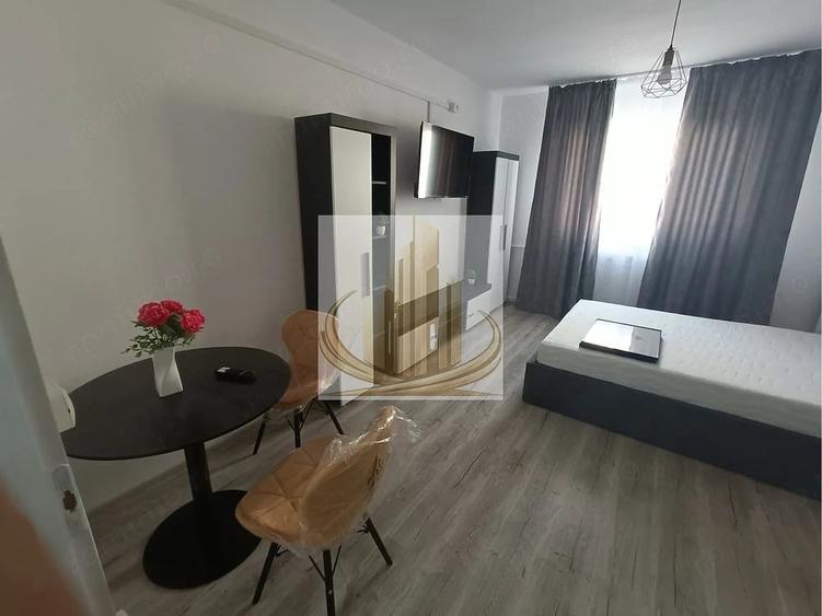 Garsonieră decomandată în Central