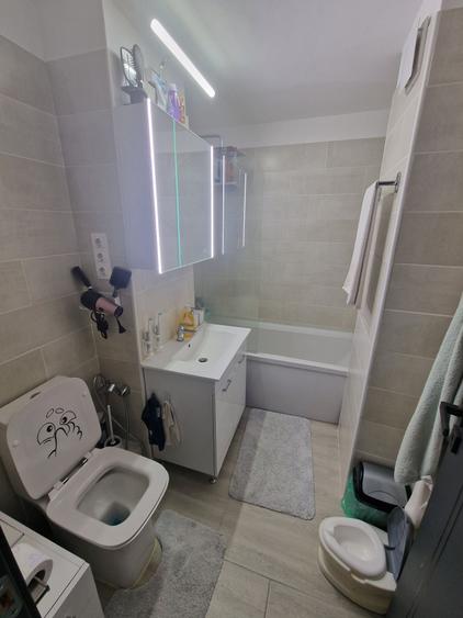 Apartament cu 3 camere decomandat în Sângeorgiu de Mureș