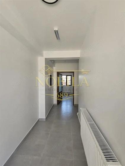 Spațiu comercial, de 900 mp, în Borzești