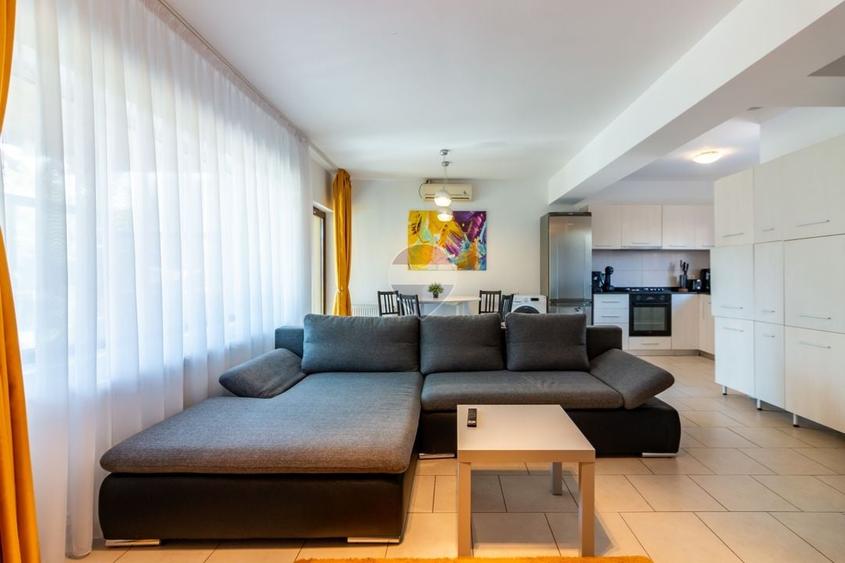 Casă individuală cu 5 camere cu Piscina în Tunari