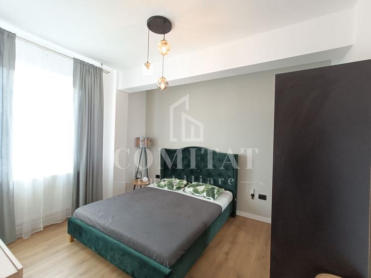 Apartament cu 3 camere semidecomandat, mobilat în Florești
